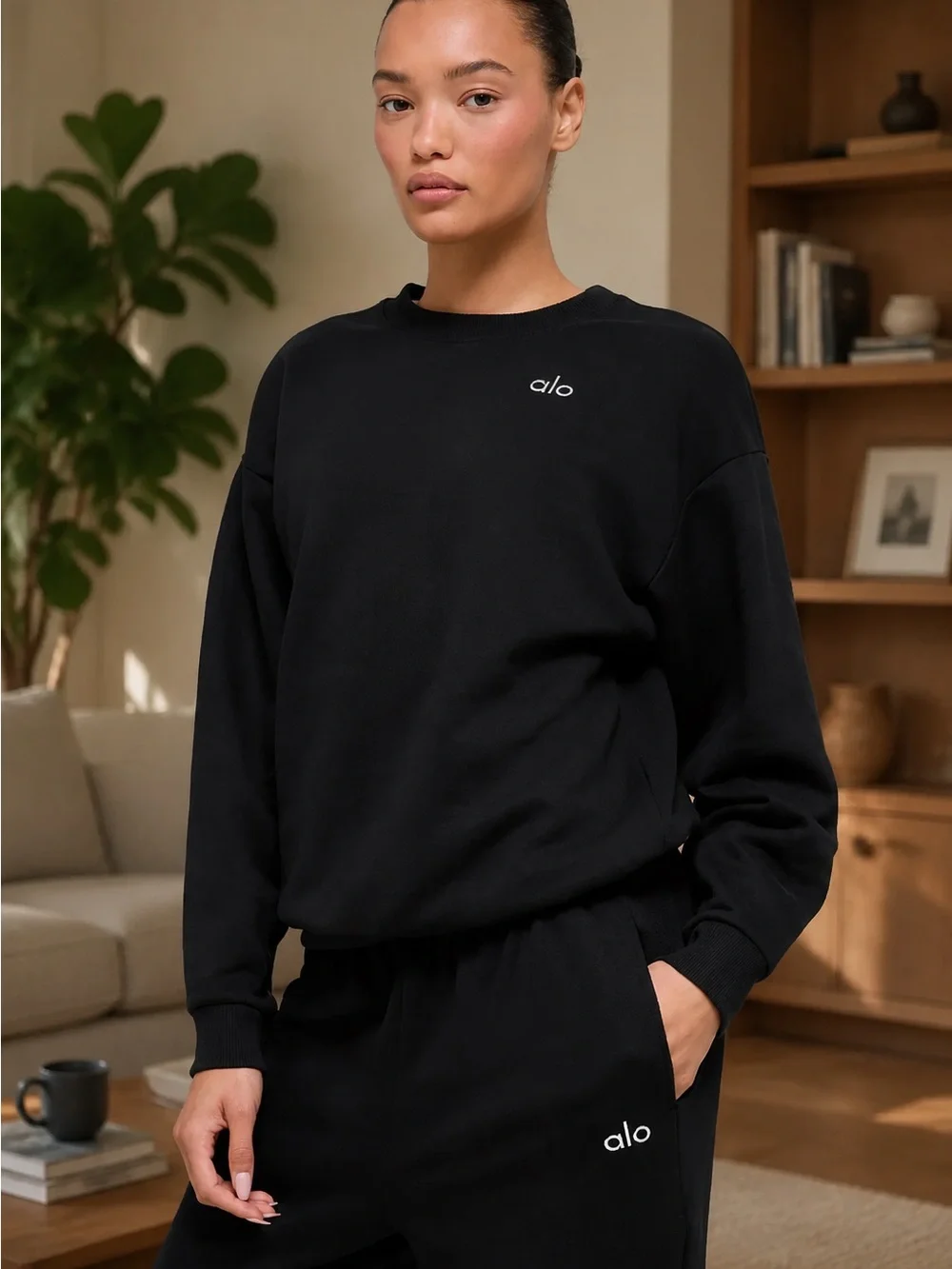Alo Yoga Accolade Crew Neck Pullover With Straight Leg Seeatpant Set Sz S